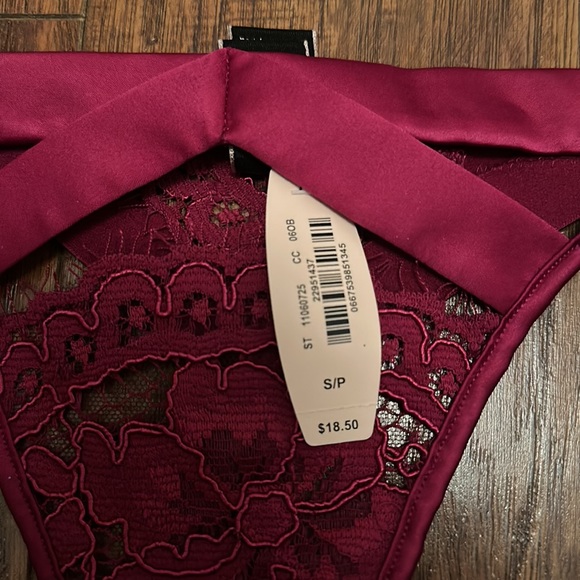 NWT- Victoria’s Secret V-String in Small. Ruby Red/Burgundy - Picture 4 of 7